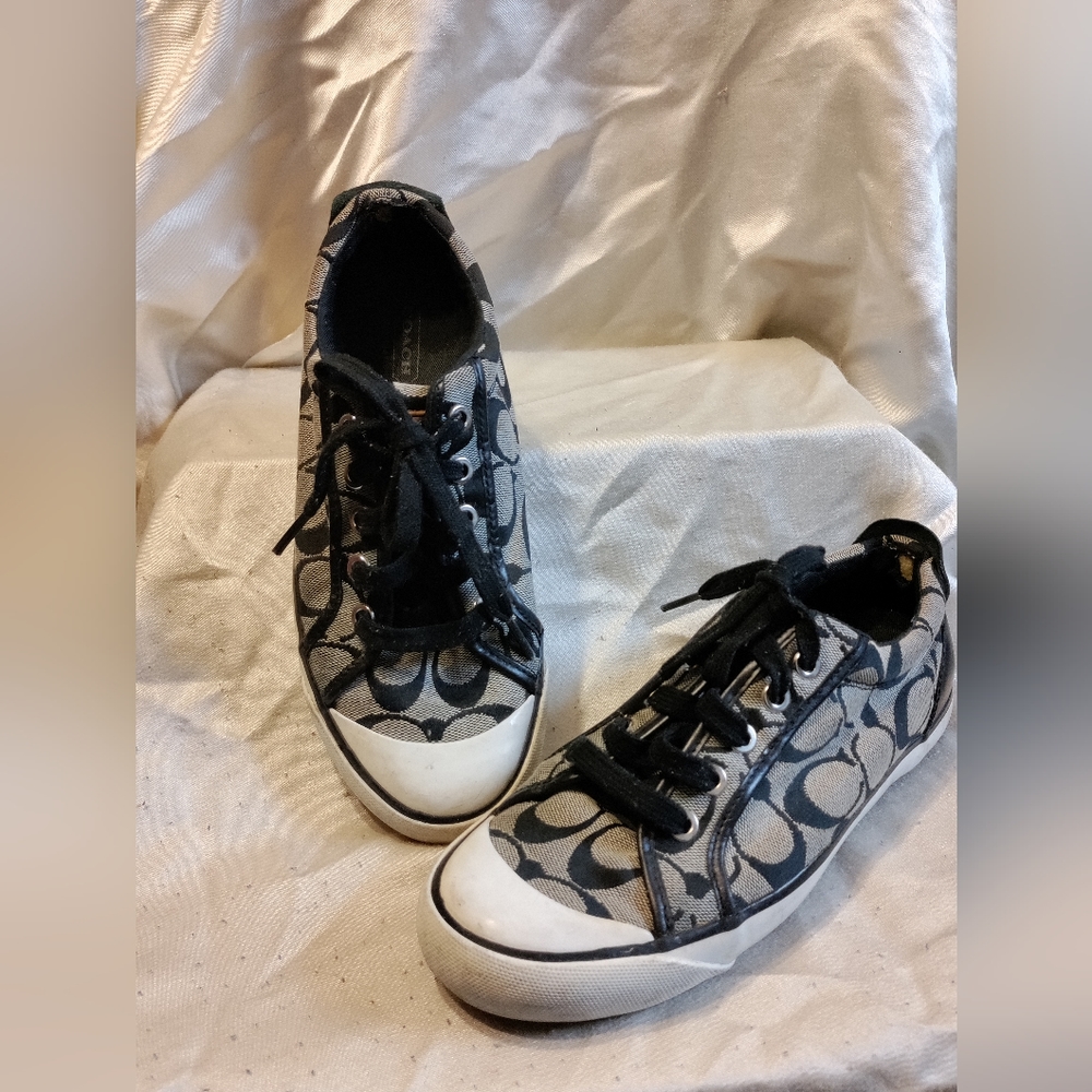 Coach sneakers, canvas with leather details, and classic brown C's.